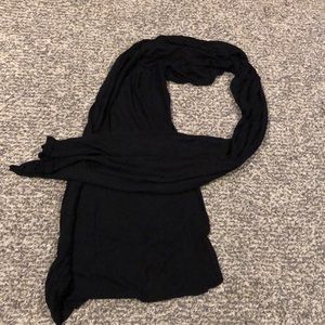 Women’s scarf/shoulder wrap